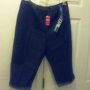 Avenue Ladies Denim (Size 14 Avg) Dark Wash Blue Cuffed Capris